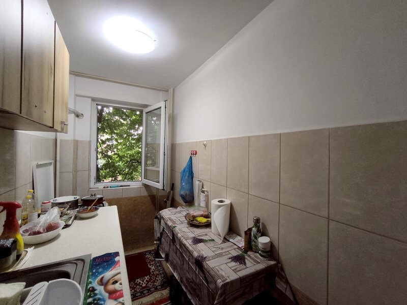 Lacul Tei zona Parcului apartament 2 camere decomandat, comision 0%