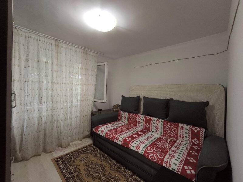 Lacul Tei zona Parcului apartament 2 camere decomandat, comision 0%